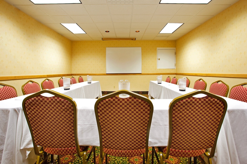 Candlewood Suites Grand Rapids Airport by IHG - photo 22