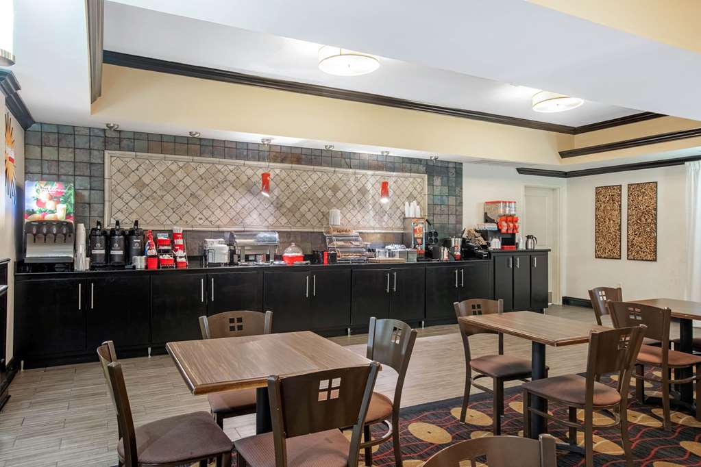 La Quinta Inn & Suites by Wyndham Conway - photo 34