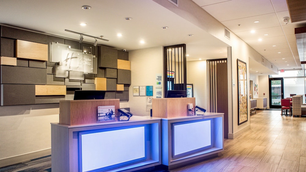 Holiday Inn Express & Suites Racine by IHG - photo 64