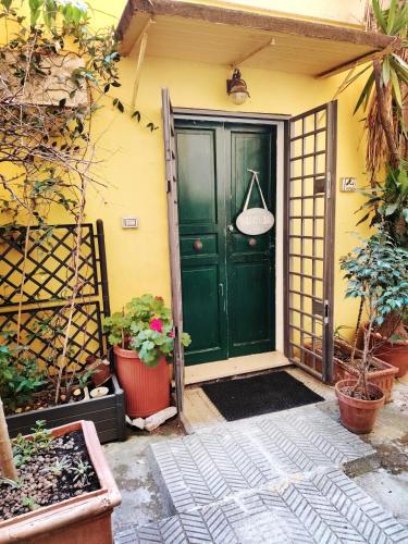 Casetta indipendente Testaccio Roma Centro — 4-Star Luxury Hotel in Rome, Italy