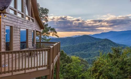 Heaven on Earth — 4-Star Luxury Hotel in Bryson City, United States
