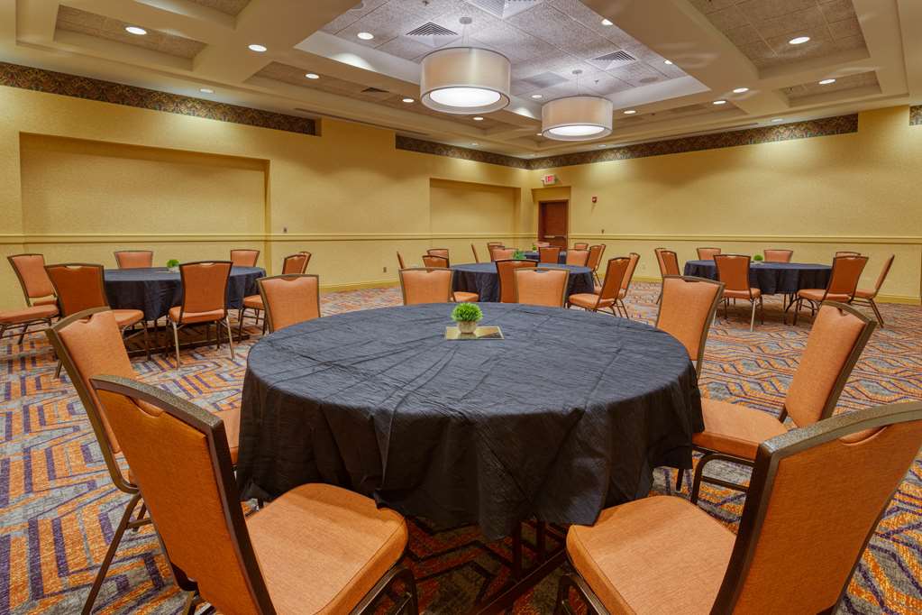 Drury Inn & Suites Indianapolis Northeast - photo 35