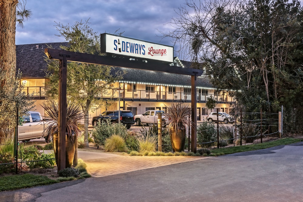 Sideways Inn - photo 92