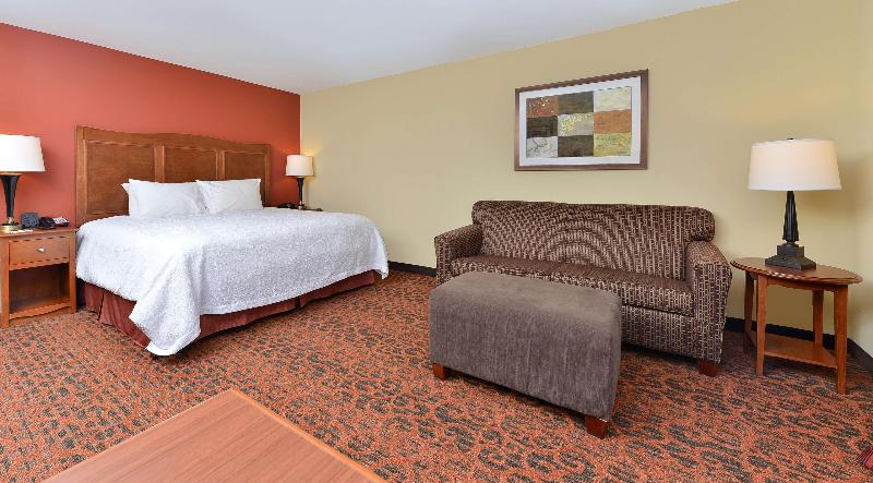 Hampton Inn Ottumwa - photo 70