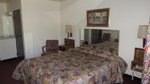 Eagle Rock Motel - photo 13