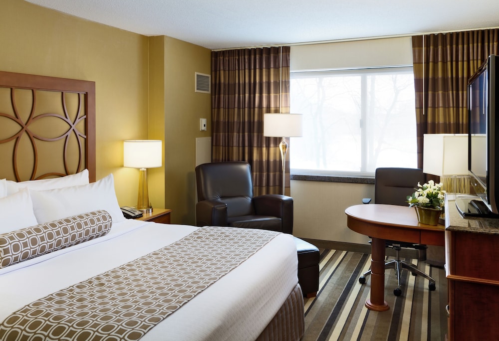 Crowne Plaza Minneapolis West by IHG - photo 15