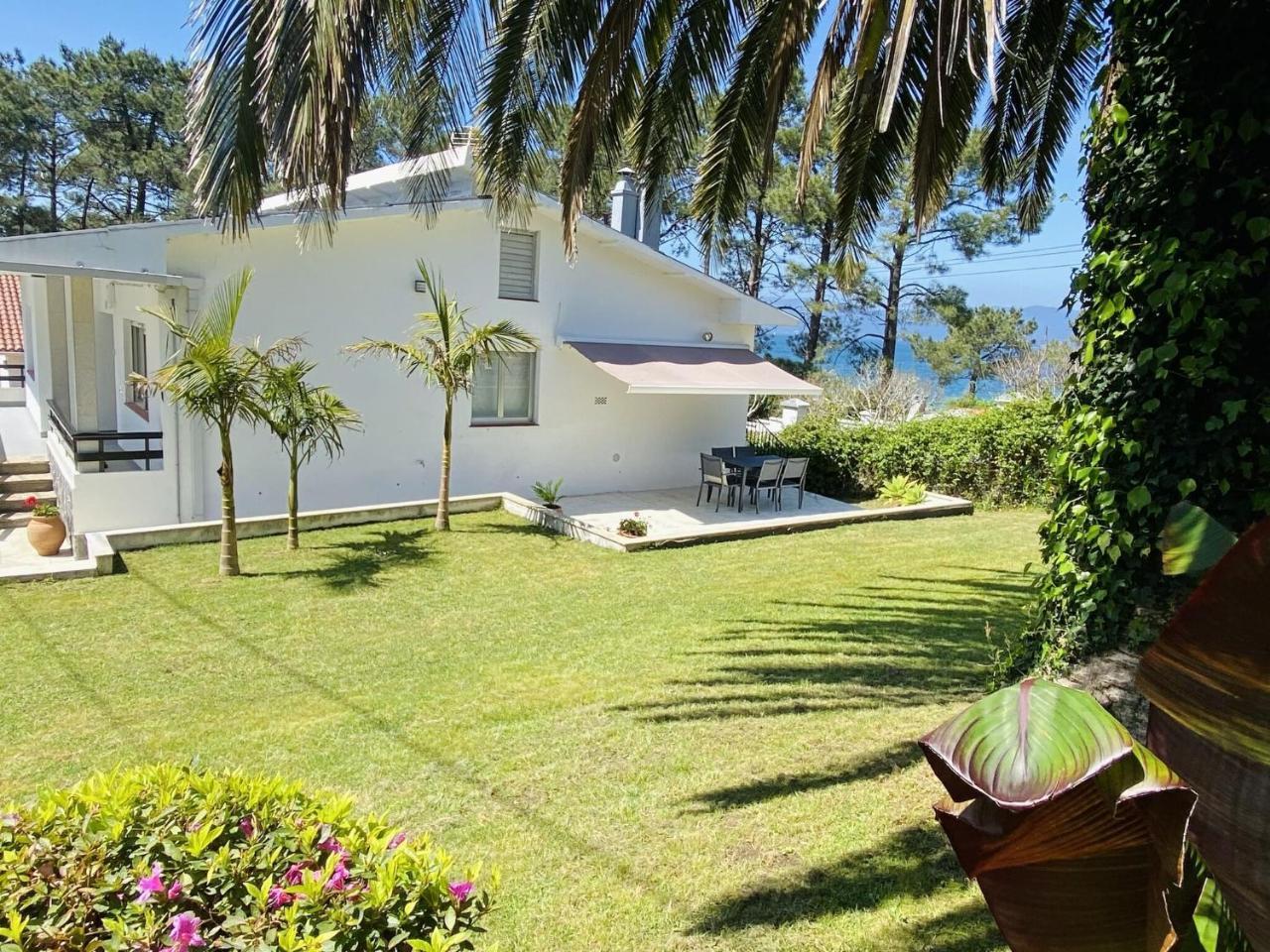 Sunny Home Near the Sea — 4-Star Luxury Hotel in Porto Do Son, Spain