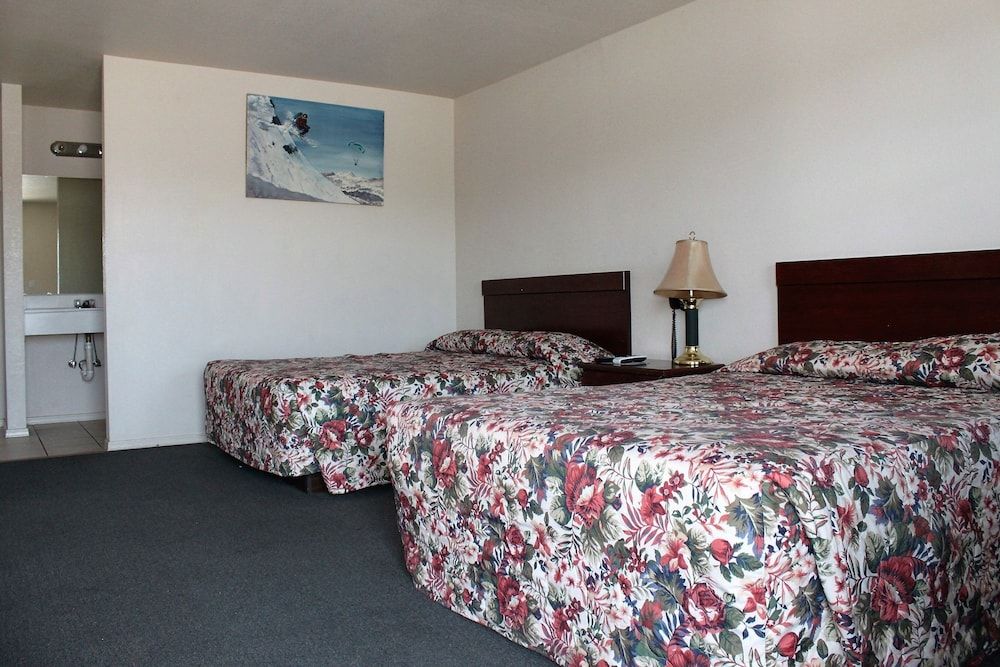 Adobe Inn Motel - photo 9