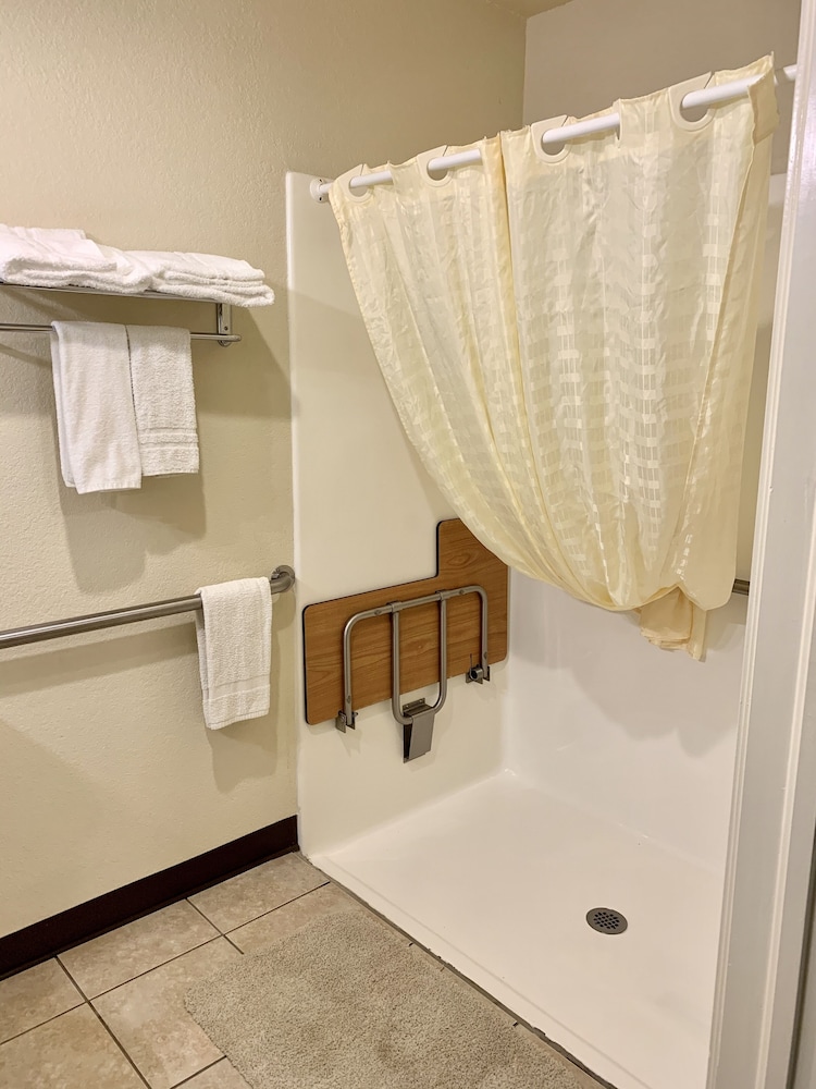 Candlelight Inn & Suites Hwy 69 near McAlester - photo 24