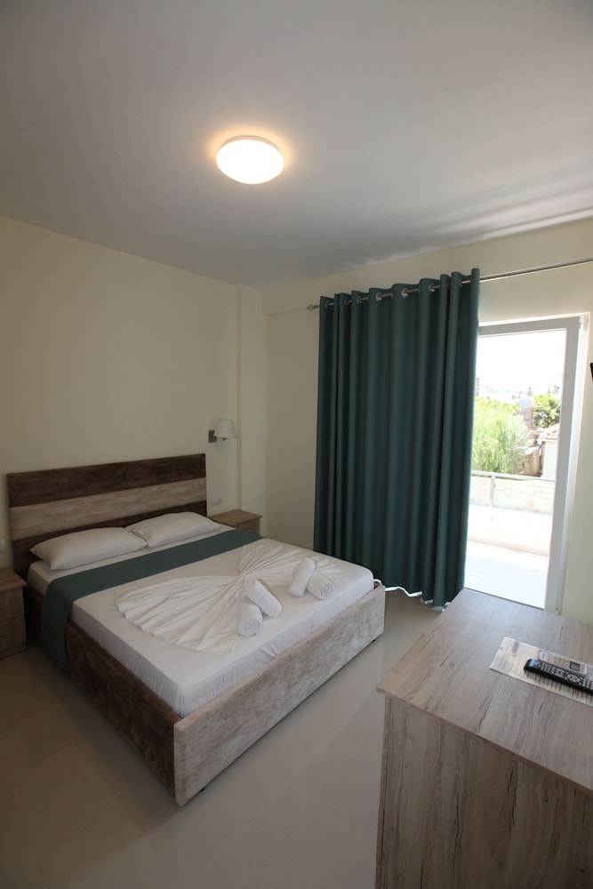 Hotel Golden - last minute hotel in Ksamil