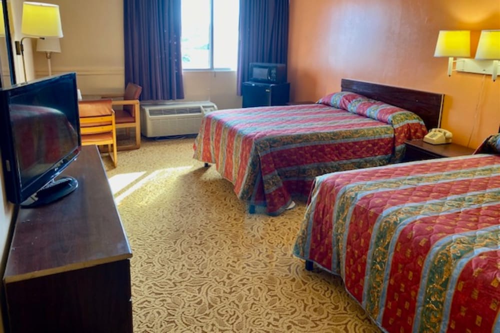 Red Carpet Inn & Suites Lima - photo 32