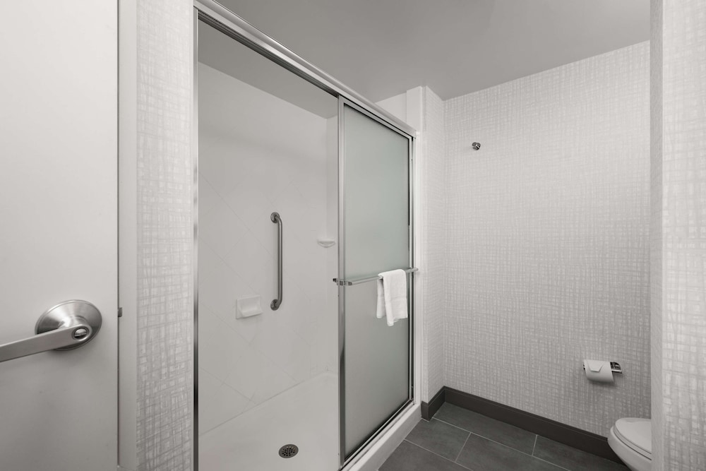 Hampton Inn & Suites Cape Cod West Yarmouth - photo 35