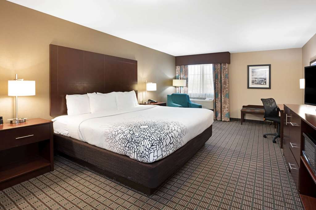 La Quinta Inn & Suites by Wyndham Bellingham - photo 28
