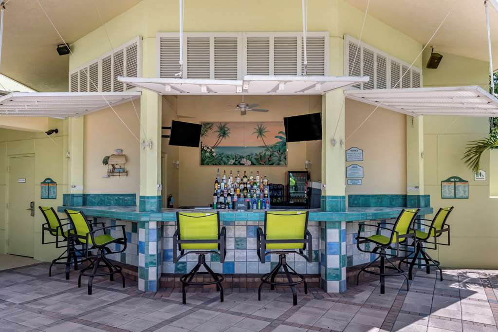 Comfort Suites Maingate East - photo 38