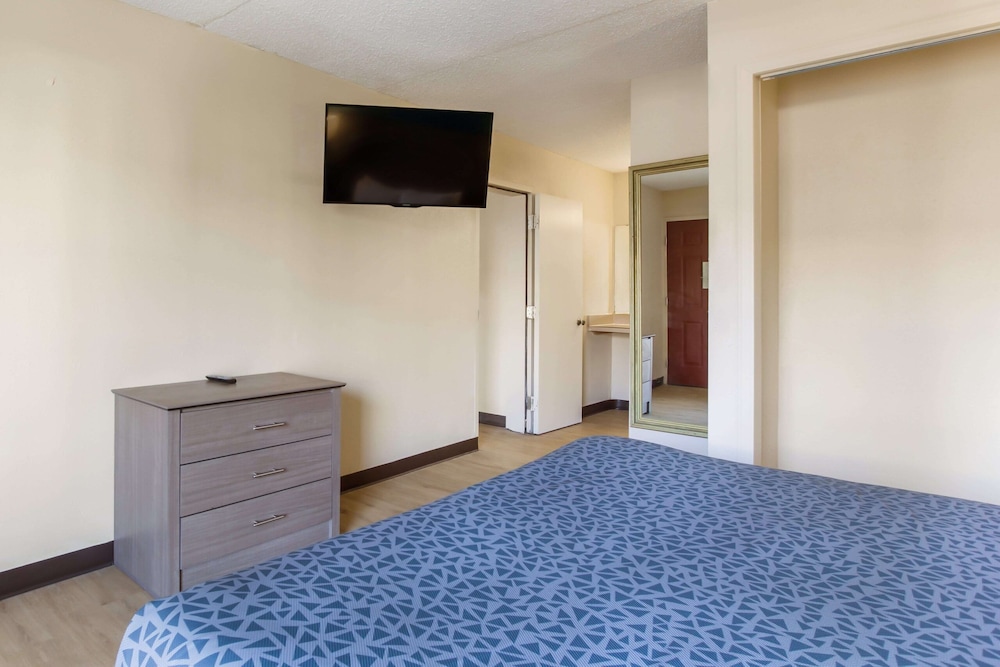 1 Life Studio and Suites - photo 8