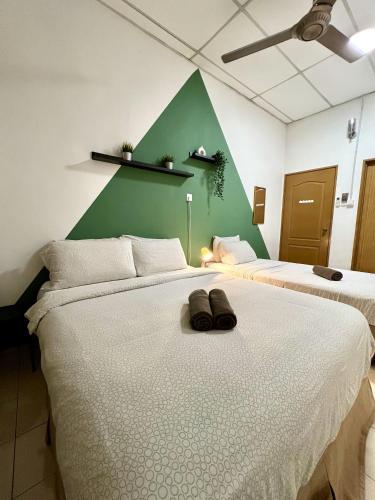 7 STAY#1 1 Room for 3 Pax at Kuala Berang Best Travelers Stay in Unknown City, Malaysia