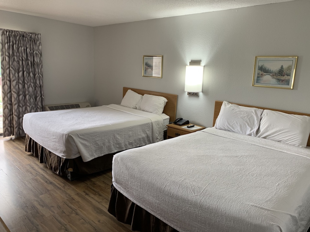 Days Inn by Wyndham Waynesville NC - photo 4