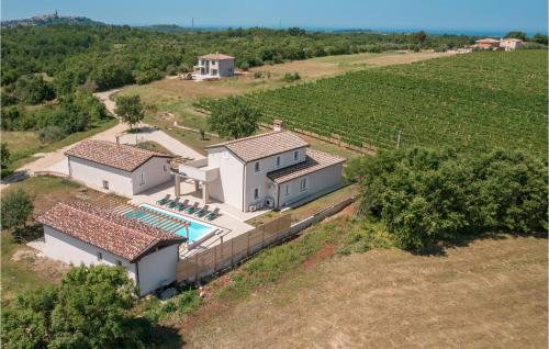 3 Bedroom Cozy Home In Buje — 5-Star Luxury Hotel in Buje, Croatia