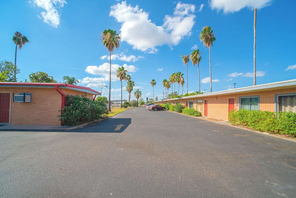 Vali Ho Motel By OYO Weslaco Mercedes - photo 64