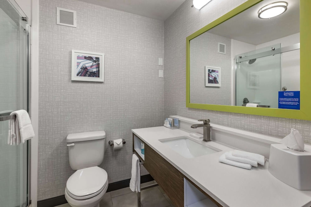 Hampton Inn Ft Collins - photo 34