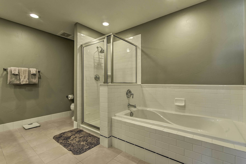 Granby Ranch Condo w Balcony: 1 Mi to Lake Granby — 4-Star Luxury Hotel in Granby, United States