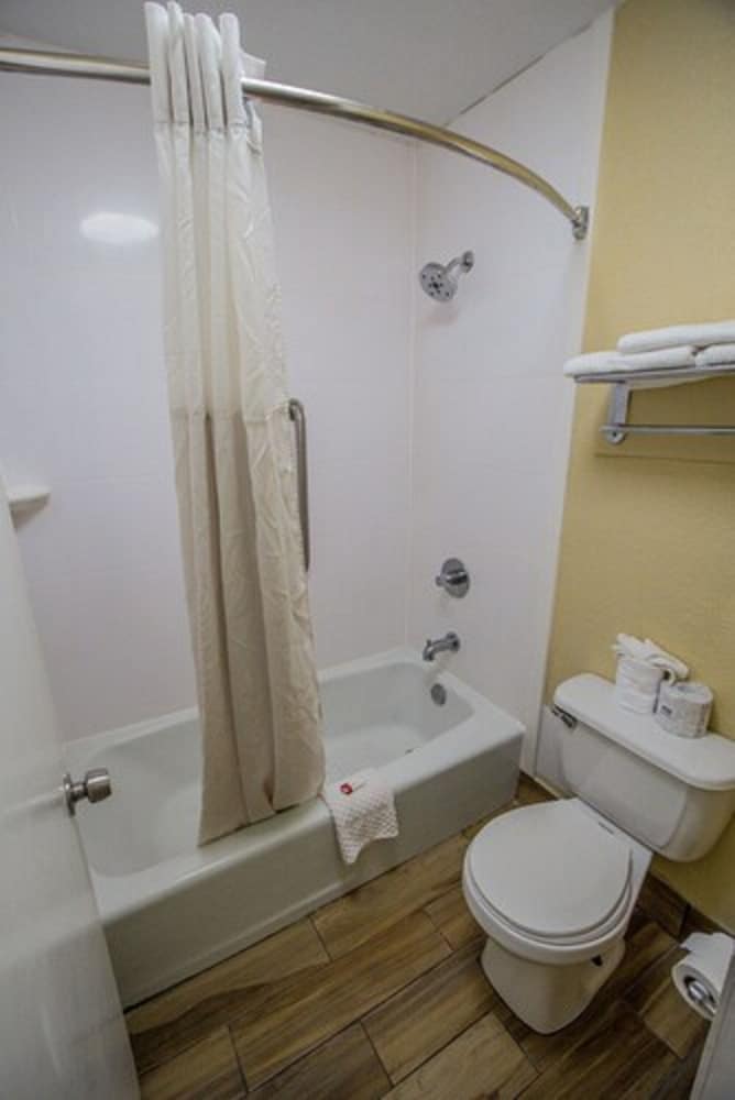 Days Inn by Wyndham Fort Walton Beach - photo 24