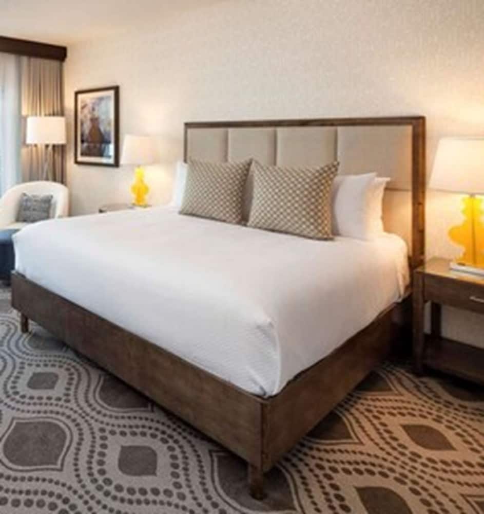 Marina del Rey Hotel - photo 4