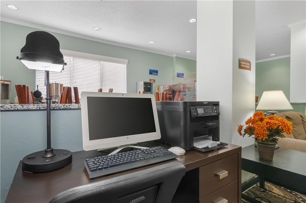 Best Western Teal Lake Inn - photo 6