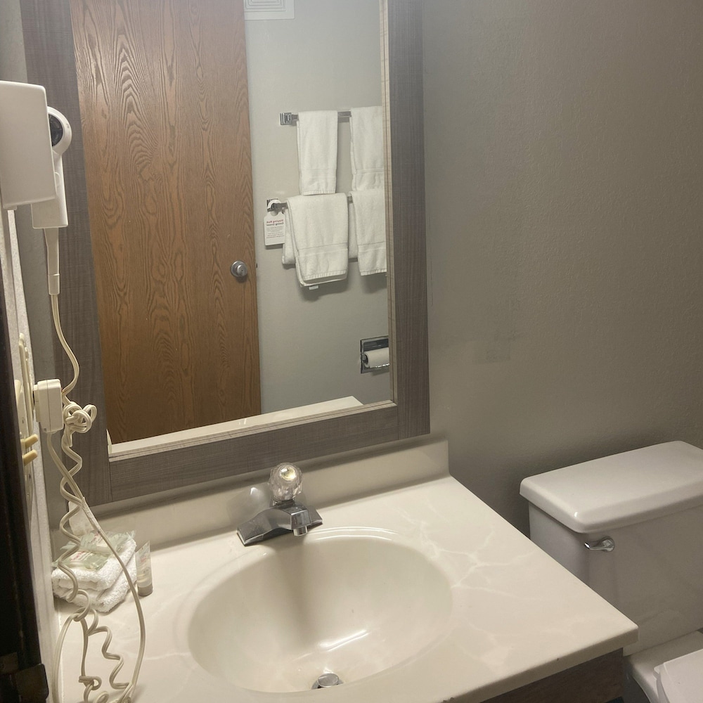 Super 8 by Wyndham Queensbury Glens Falls Lake George Area - photo 14