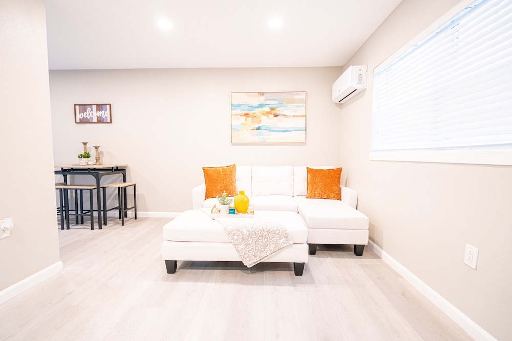 University Serenity Suites 14th - photo 22