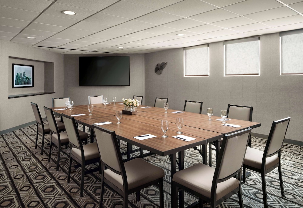 Embassy Suites by Hilton Tucson Paloma Village - photo 32