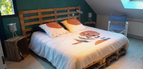 Evned Kelien - carbon neutral hotel in Unknown City