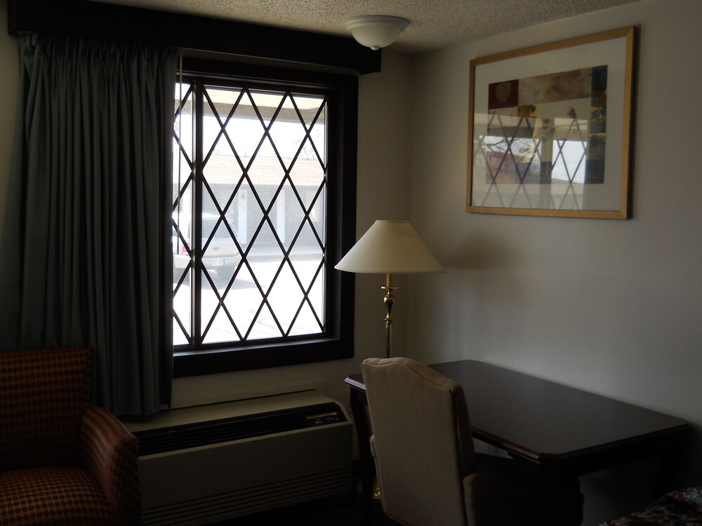 Value Inn Milwaukee Airport South - photo 12
