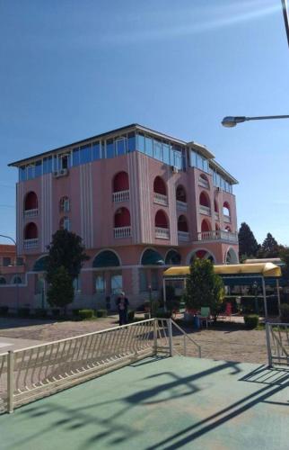 Hotel Meteor - carbon neutral hotel in Shkoder