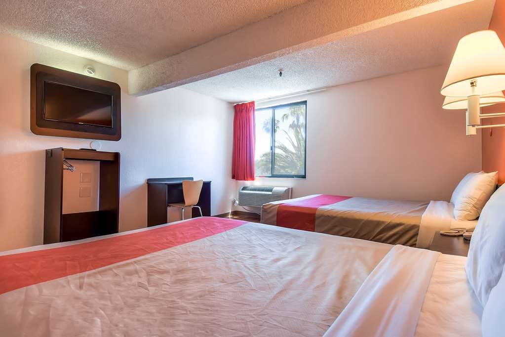 Motel 6 San Diego CA Hotel Circle Mission Valley - photo 7