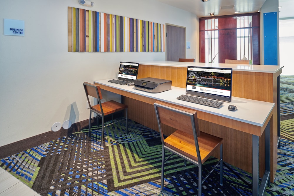 Holiday Inn Express & Suites El Paso East Loop 375 by IHG - photo 17