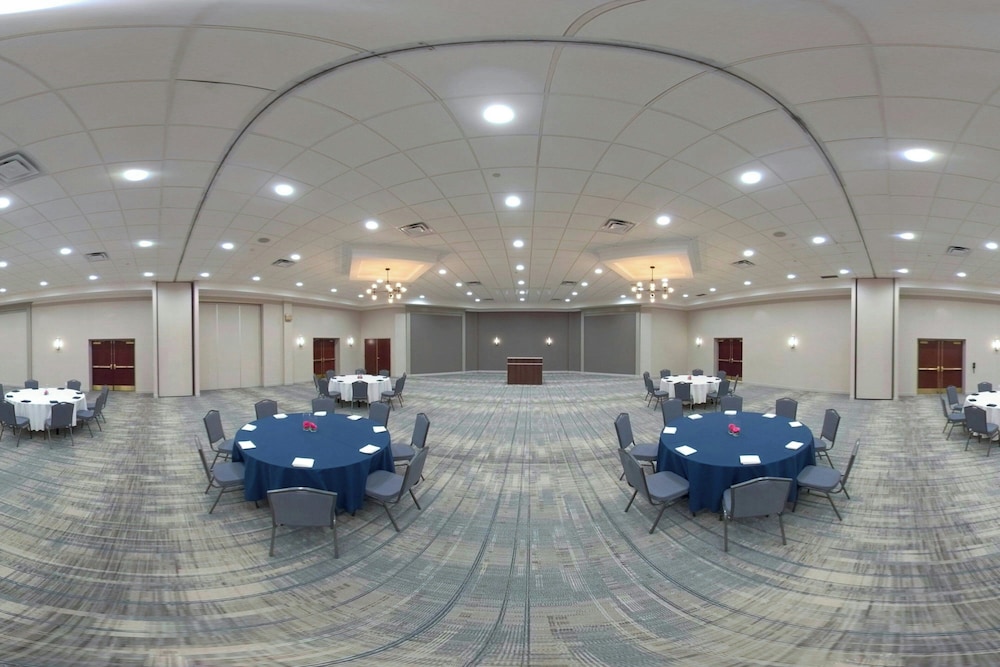 Four Points by Sheraton Cleveland Eastlake - photo 29