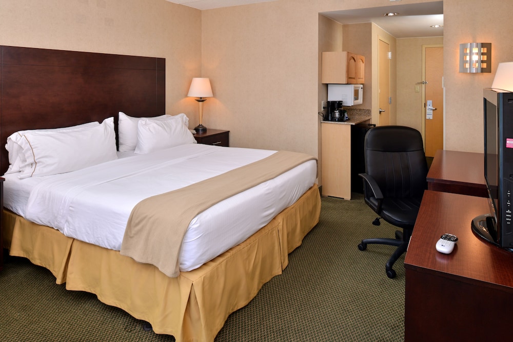 Holiday Inn Express Hotel & Suites Ocean City by IHG - photo 11