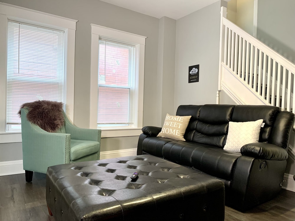Texas Hold em Duplex 3BR Free Parking - photo 10