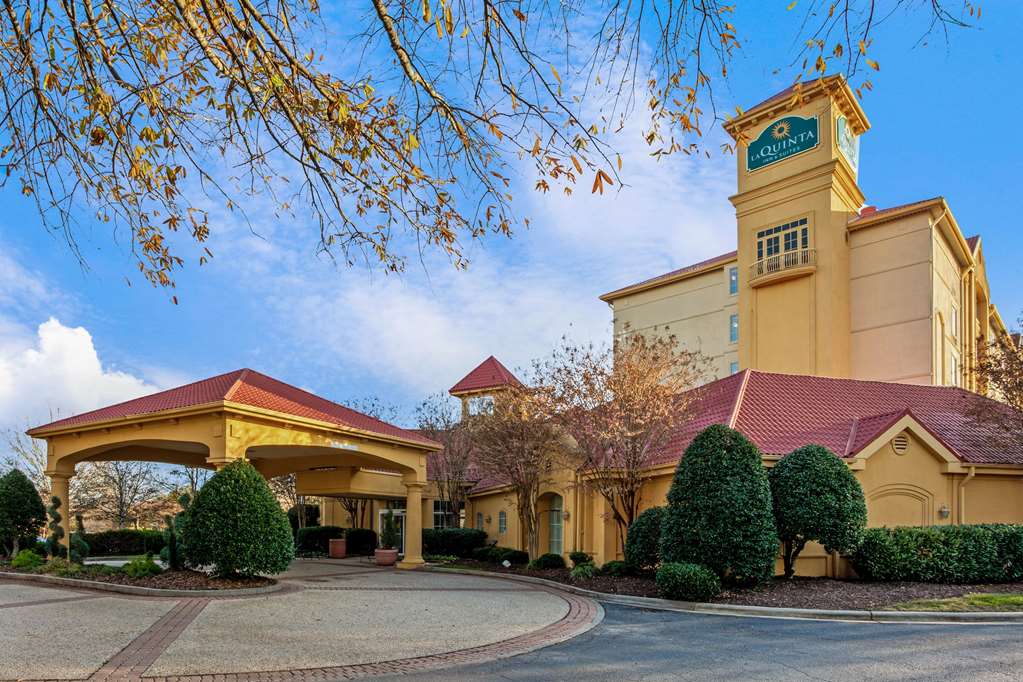 La Quinta Inn & Suites by Wyndham Winston Salem - photo 4