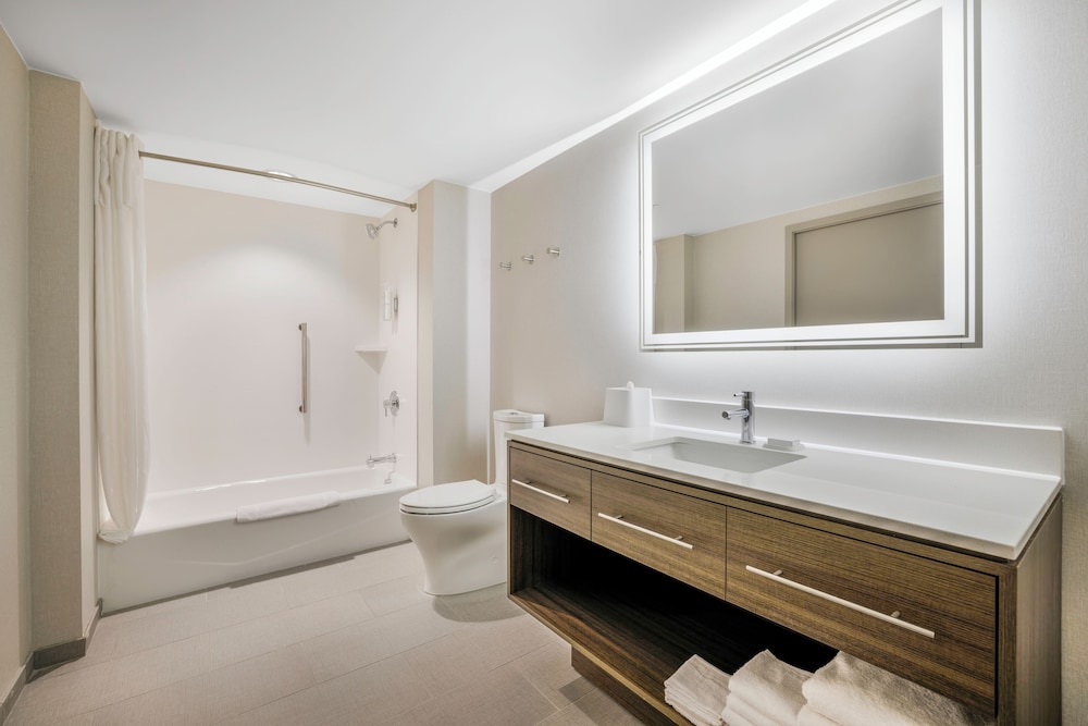 Home2 Suites by Hilton Madison East - photo 17