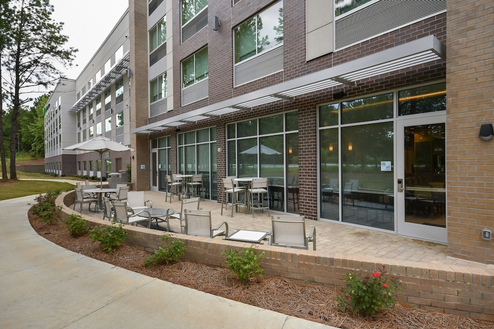 Holiday Inn Express & Suites Charlotte Ballantyne by IHG - photo 25