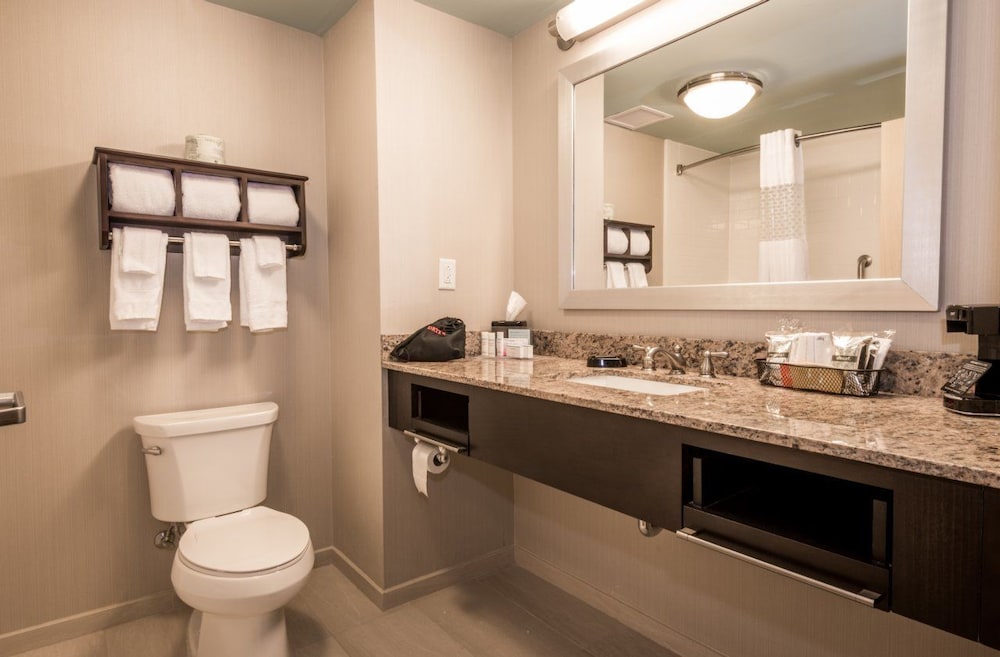 Hampton Inn & Suites Gulfport I 10 - photo 39