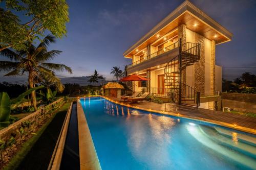 3 King Bedrooms Ratu Bali Luxury Villa in Ubud Bali — 4-Star Luxury Hotel in Ubud, Indonesia