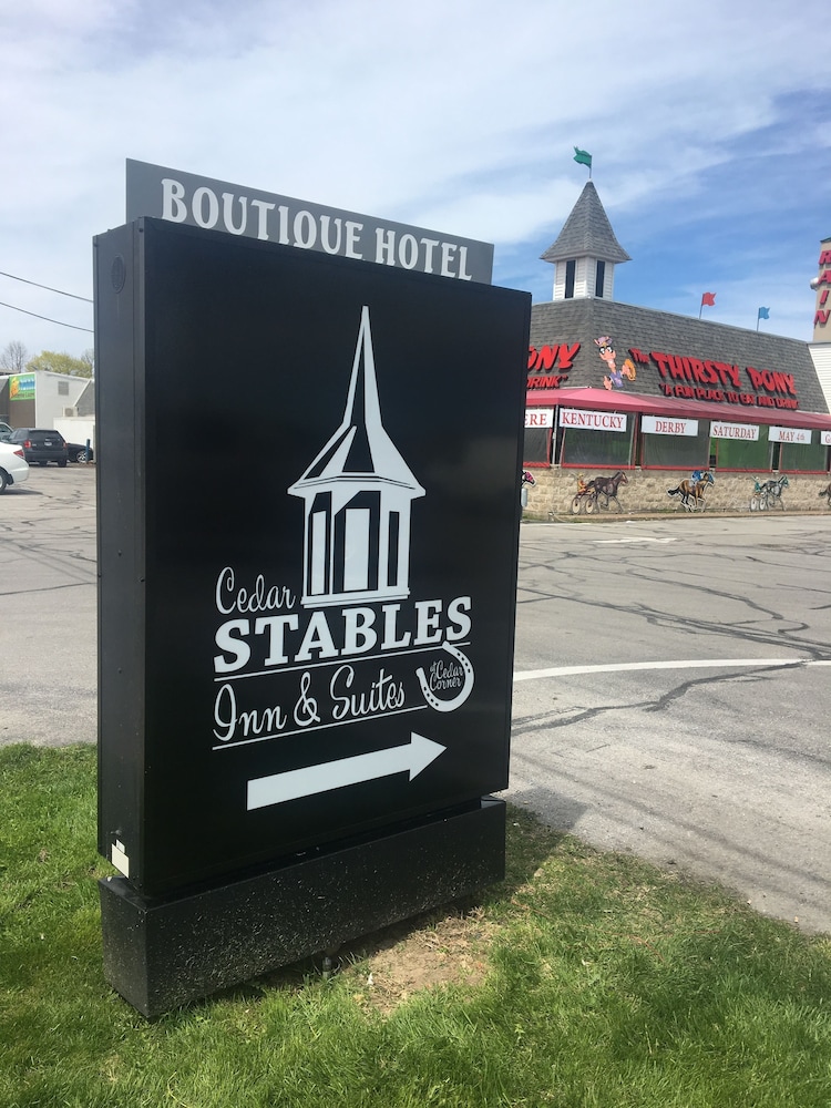 Cedar Stables Inn and Suites - photo 21