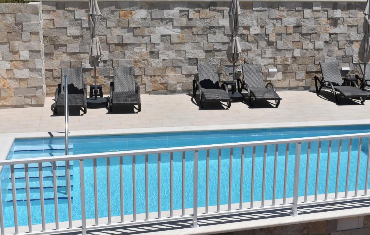 Marlin Apartments