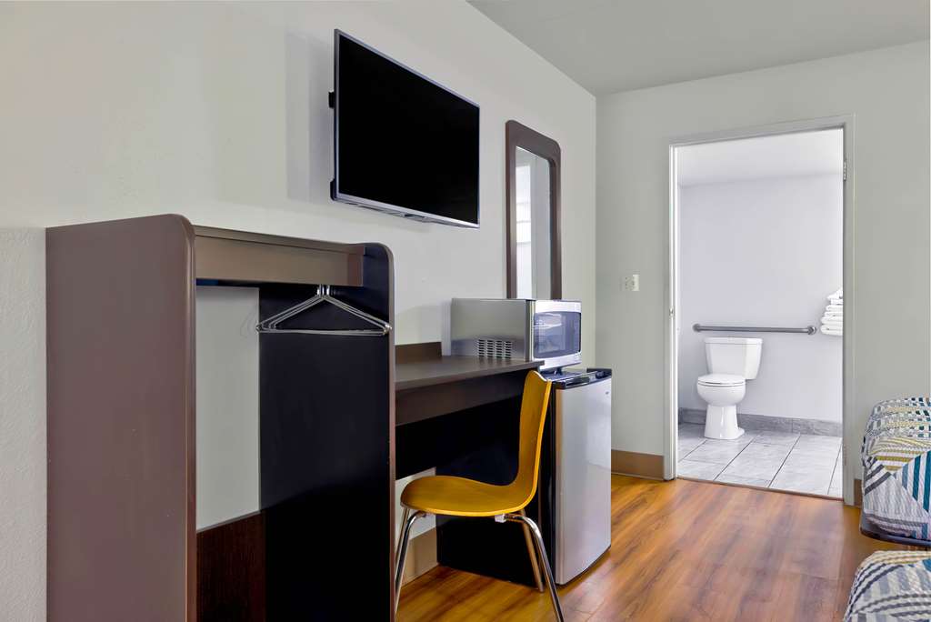 Motel 6 Plano TX Plano Northeast - photo 15