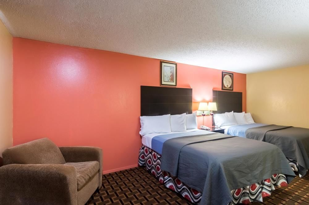 Red Roof Inn & Suites San Angelo - photo 21