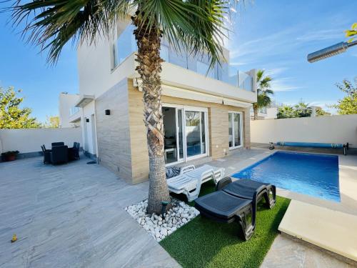 3094 Villa Sasha — 4-Star Luxury Hotel in Pilar De La Horadada, Spain