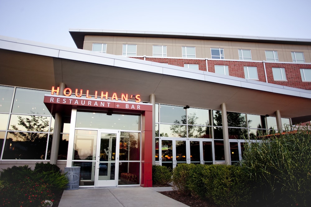 I Hotel And Illinois Conference Center - photo 21
